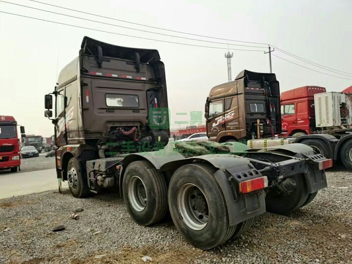 出售17年年底解放JH6牽引車500馬力 錫柴發動機