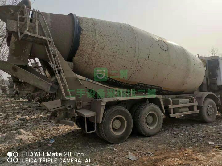 出售14年豪沃重汽發動機攪拌車，380馬力PMP減速機