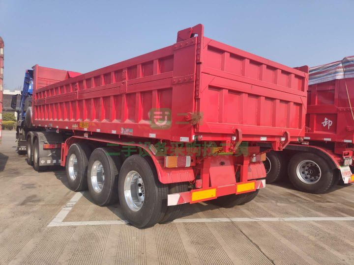 山東出售山東華興半掛車(chē)9米1.5米高一體后翻自卸
