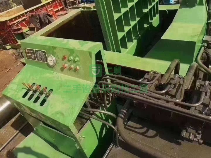 重慶出售二手八成新的華宏315噸金屬壓塊機
