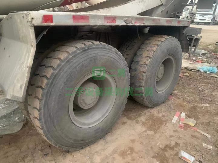河北出售二手九成新的攪拌車