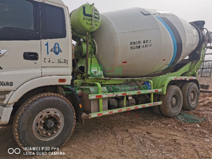 出售二手18年的歐曼大14方攪拌車