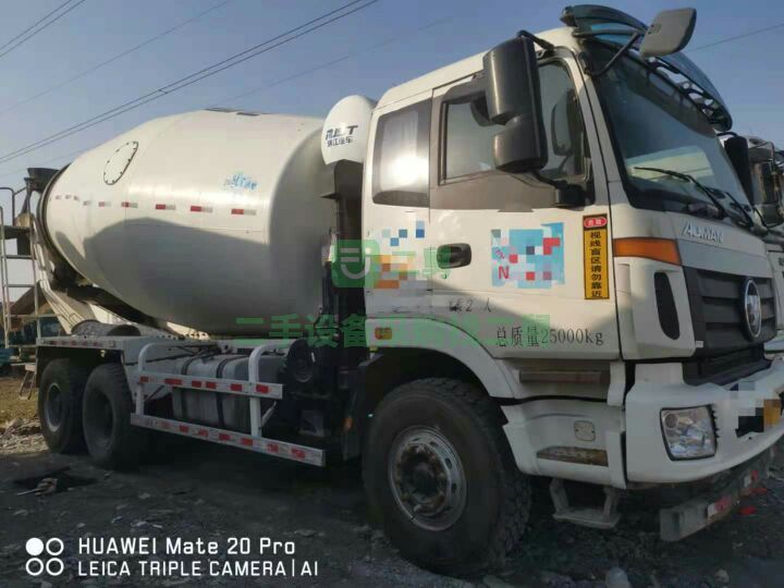 出售19年歐曼國五攪拌車濰柴發動機375馬力PMP減速機