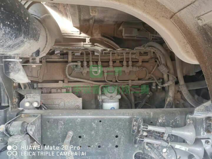 出售18年豪沃國五攪拌車重汽發動機380馬力意大利進口減速機
