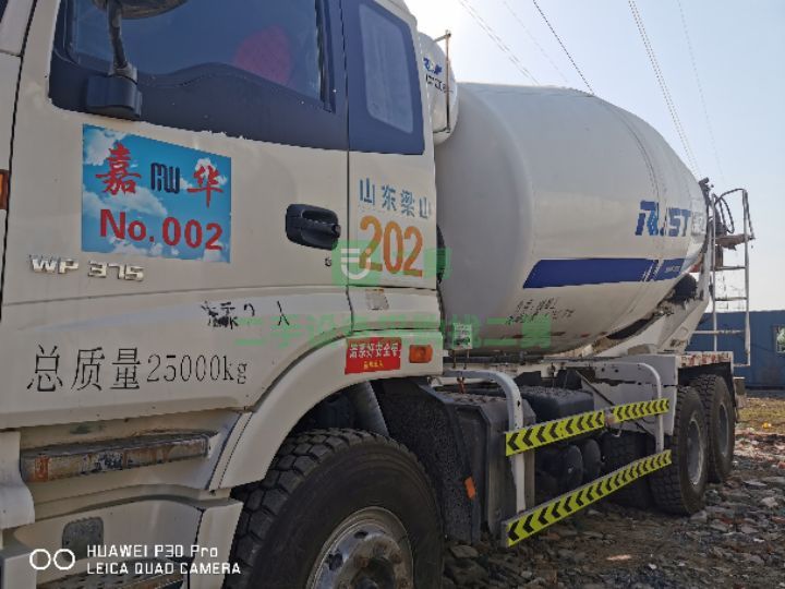 出售二手19年的歐曼瑞江大14方水泥攪拌車