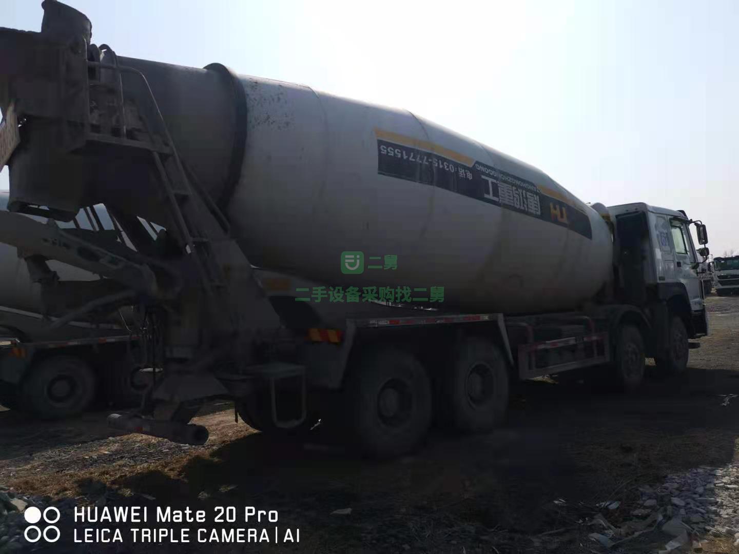 出售一臺18年豪沃國五重汽發動機攪拌車，380馬力