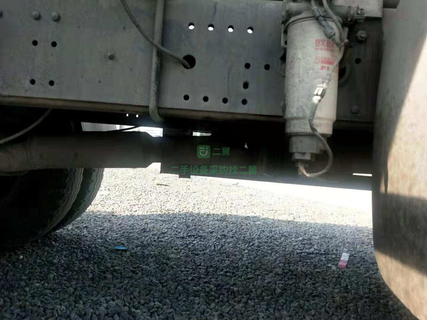 出售一臺18年6月德龍宏達上裝攪拌車  大十四方拉16方