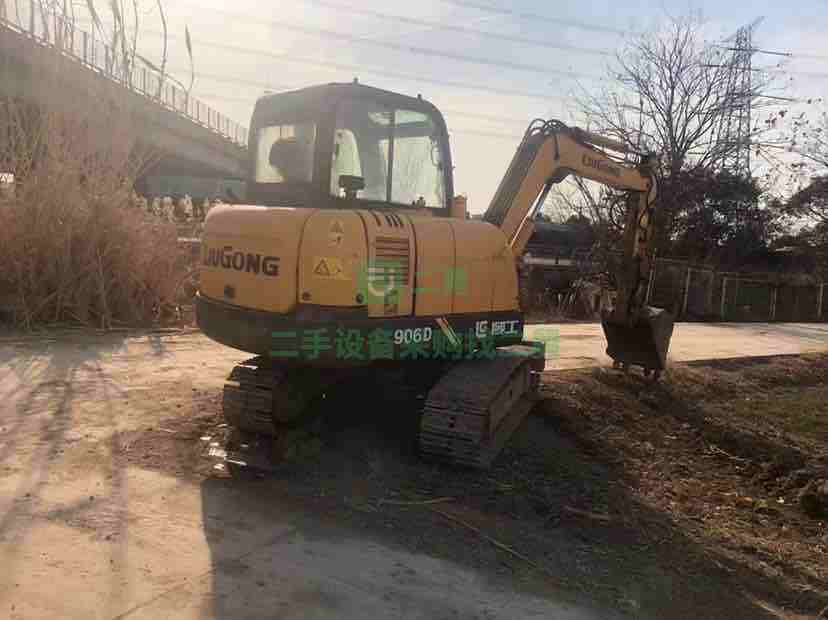 江蘇出售14年底柳工906D挖掘機(jī)，手續(xù)齊全，性能免檢，電路正常，大件干爽，一直在干活車，現(xiàn)貨
