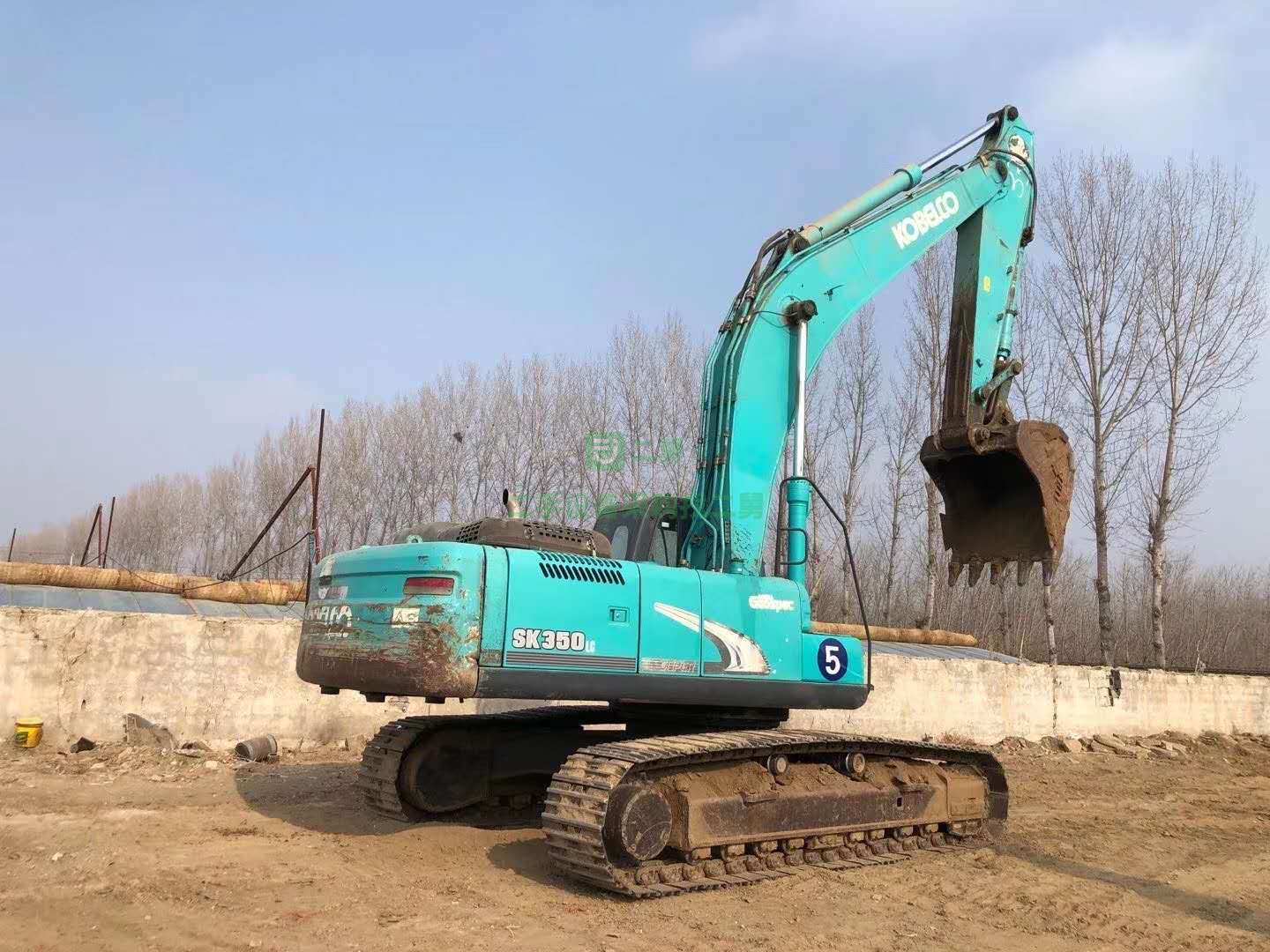 出售一臺13年的極品神鋼350超8挖掘機，原車條板帶神鋼標志