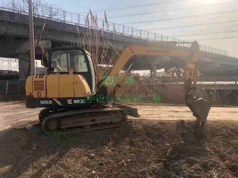 江蘇出售14年底柳工906D挖掘機(jī)，手續(xù)齊全，性能免檢，電路正常，大件干爽，一直在干活車，現(xiàn)貨
