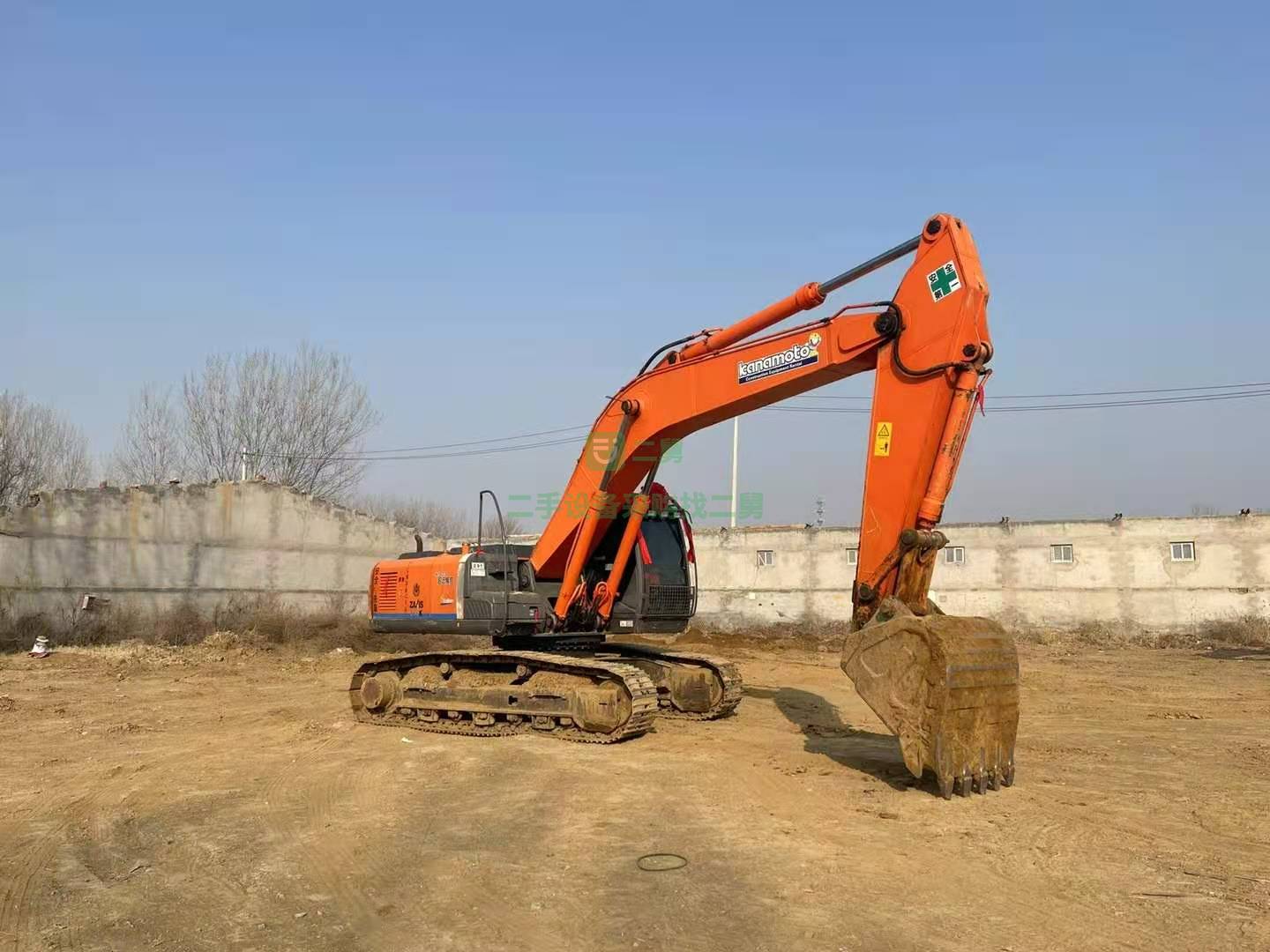 出售一臺17年報關進口精品日立350K-3挖掘機、車況漂亮
