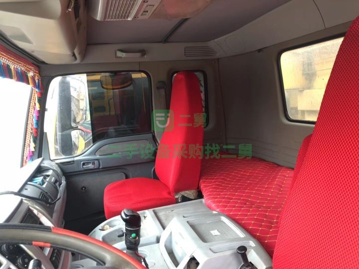 出售一臺15年的國四歐曼后八輪渣土自卸車