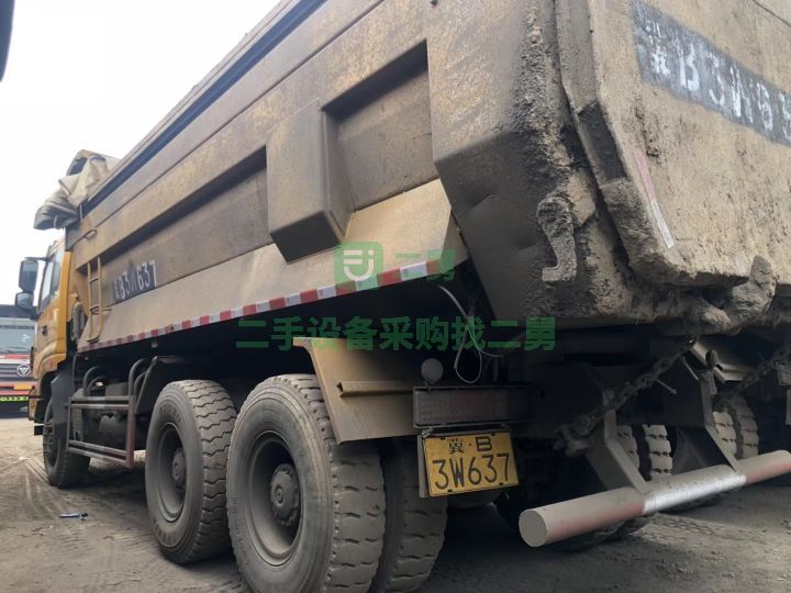 出售一臺15年的國四歐曼后八輪渣土自卸車