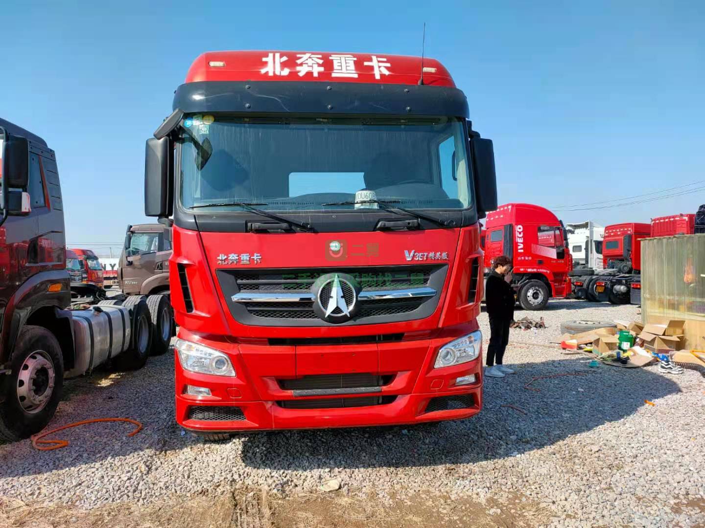 出售一臺19年6月份北奔跑車牽引車