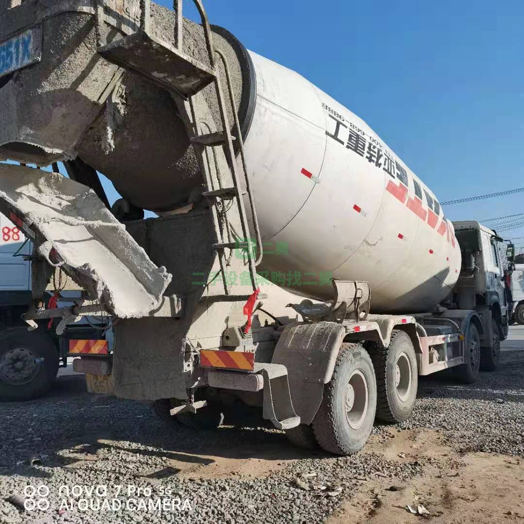 出售一臺17年豪沃亞特上裝大20方攪拌車