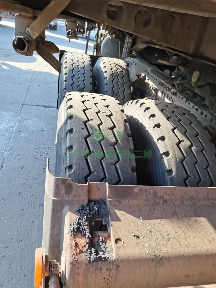 山東出售二手九成新的捍威430牽引車