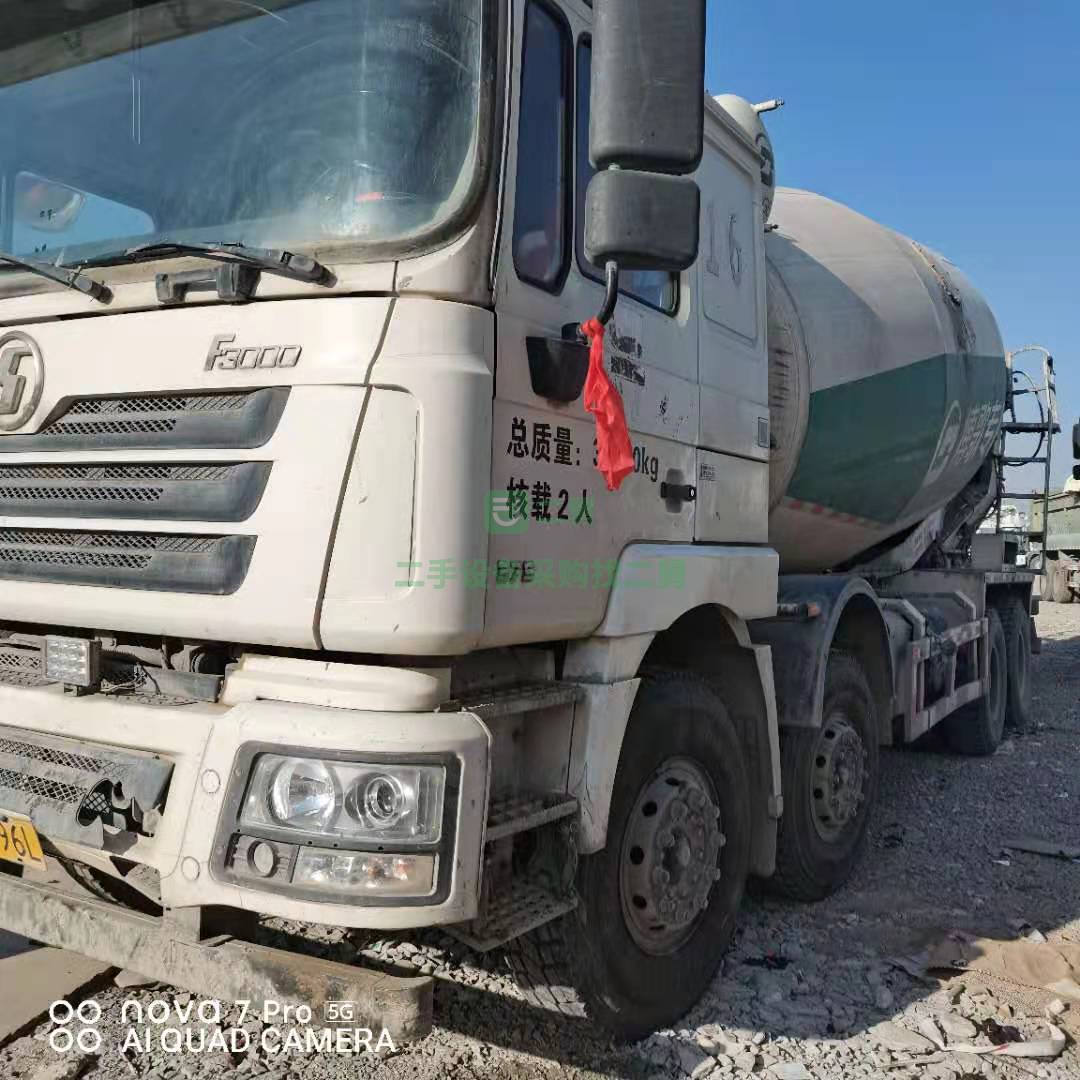 出售一臺17年2月德龍大20方攪拌車，博歌上裝
