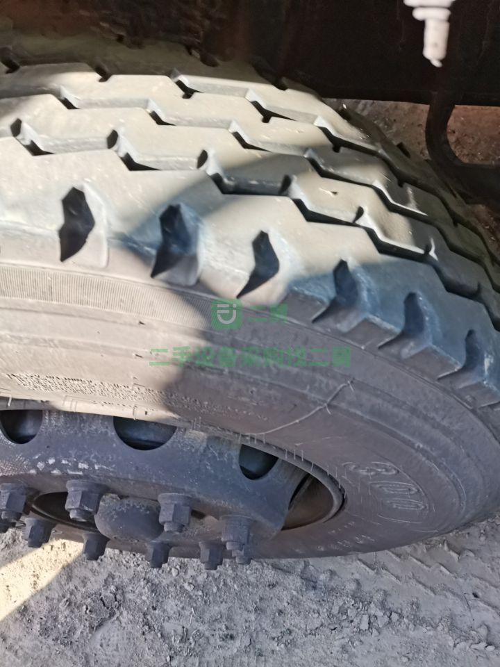 山東出售二手九成新的捍威430牽引車