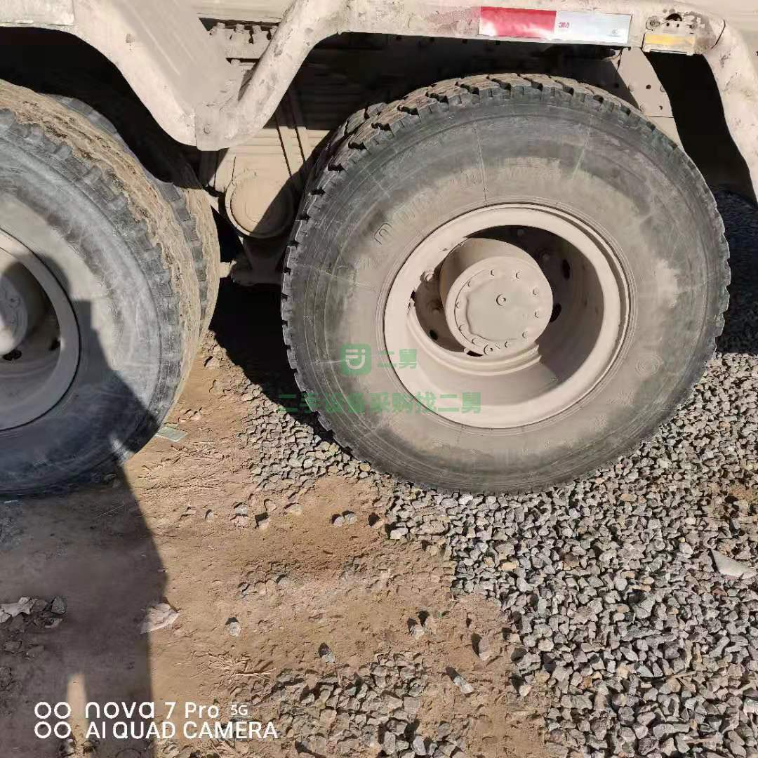 出售一臺17年豪沃亞特上裝大20方攪拌車