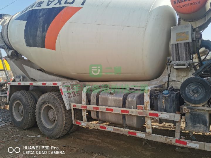 出售二手的八成新的歐曼大14方攪拌車