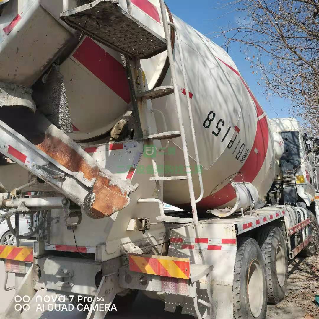 出售一臺16年國四三一攪拌車，10方