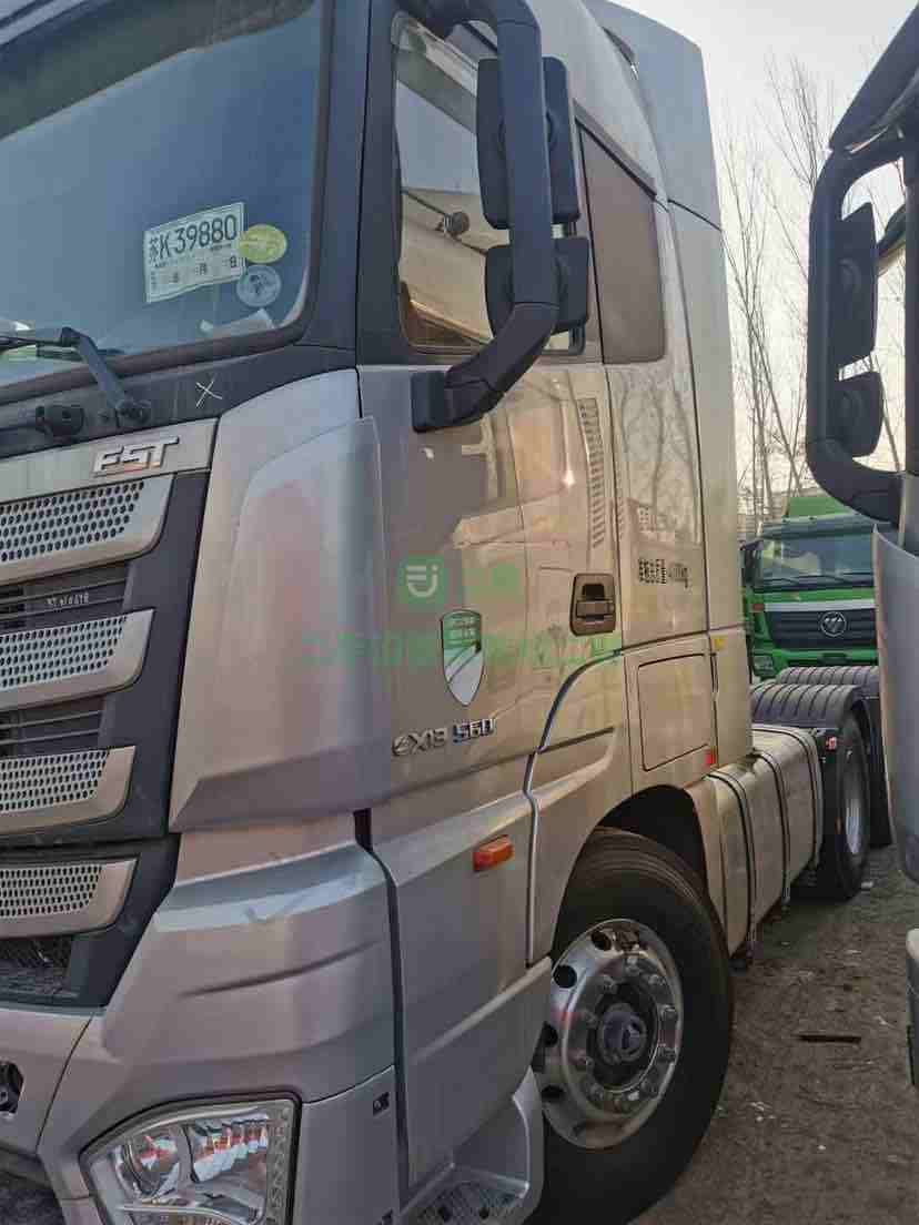 出售二手歐曼九成新的牽引車