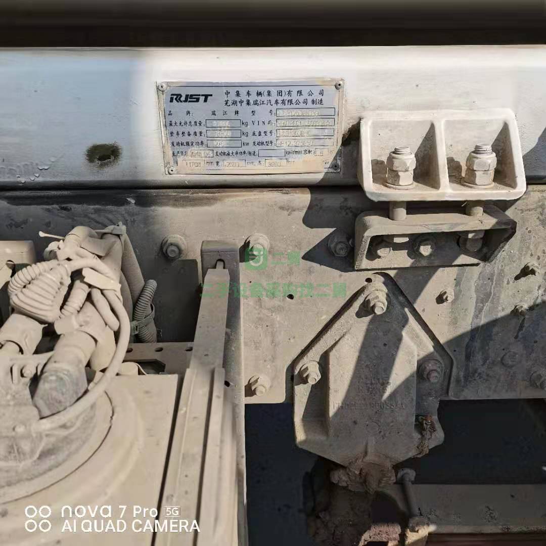 出售一臺18年歐曼瑞江大20方攪拌車，375馬力