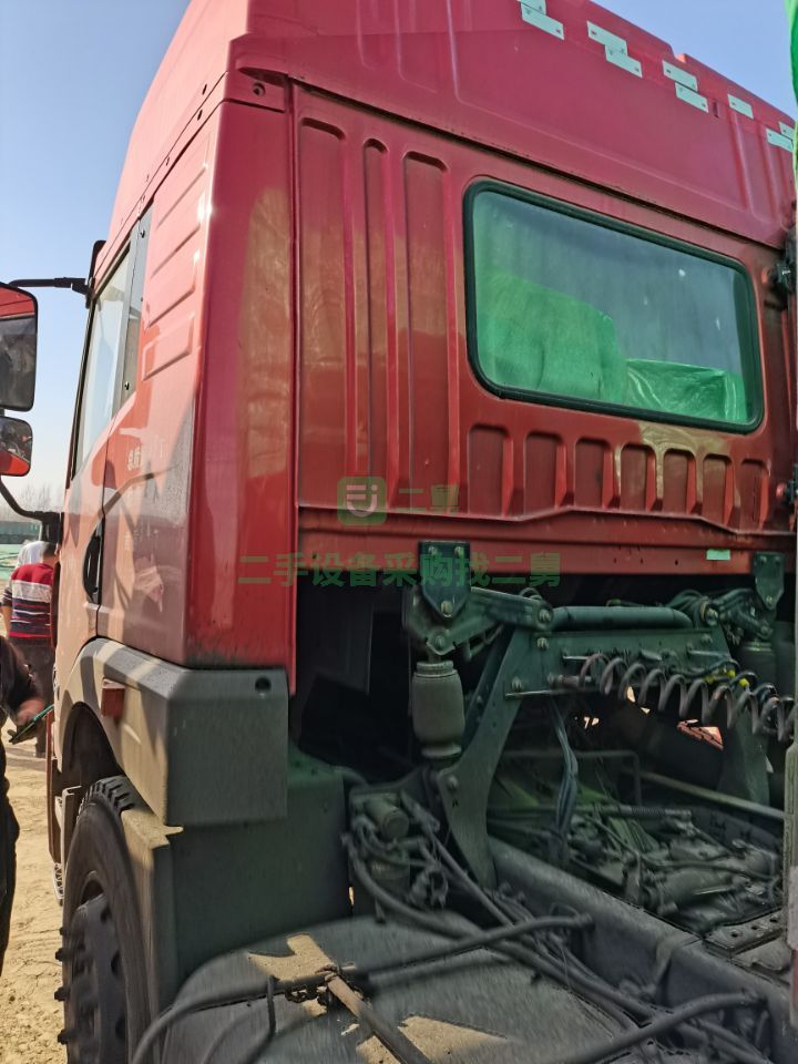 山東出售二手九成新的捍威430牽引車