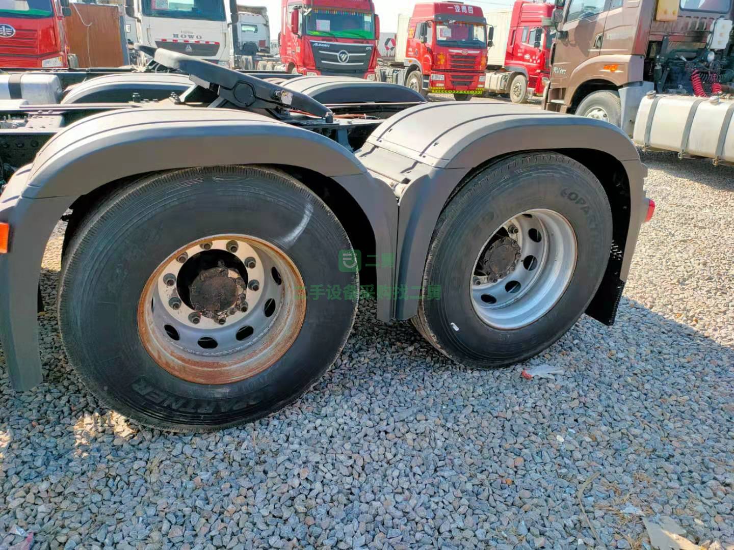 出售一臺19年6月份北奔跑車牽引車