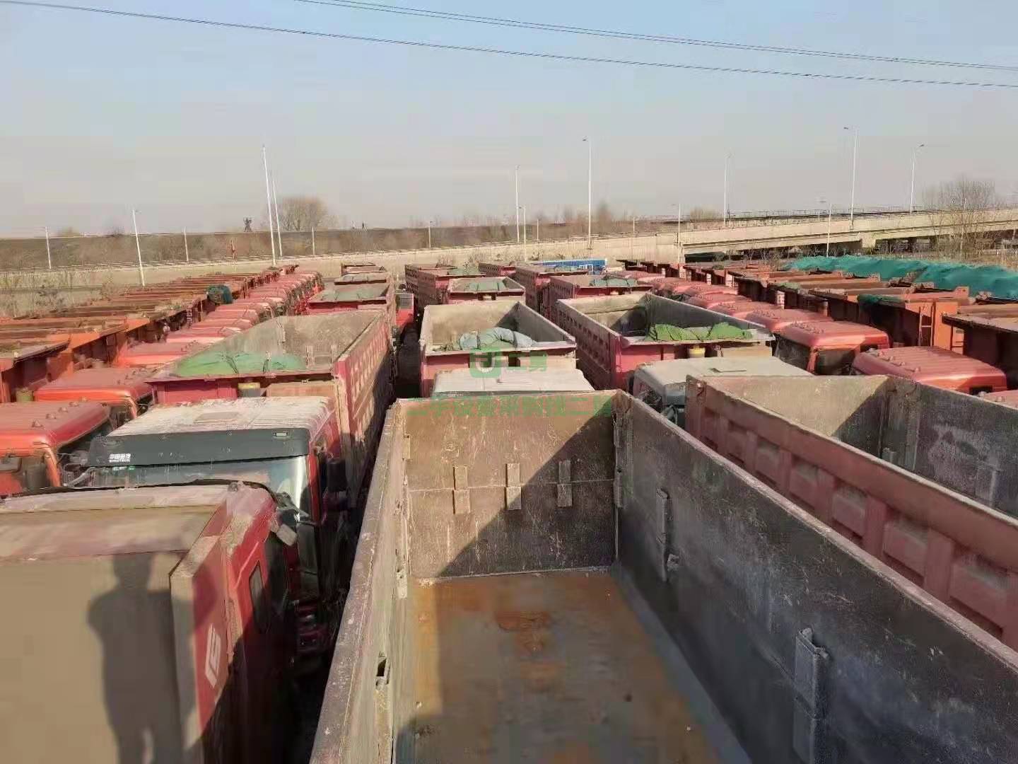 出售一臺17年7月國五排放量重型豪沃自卸車