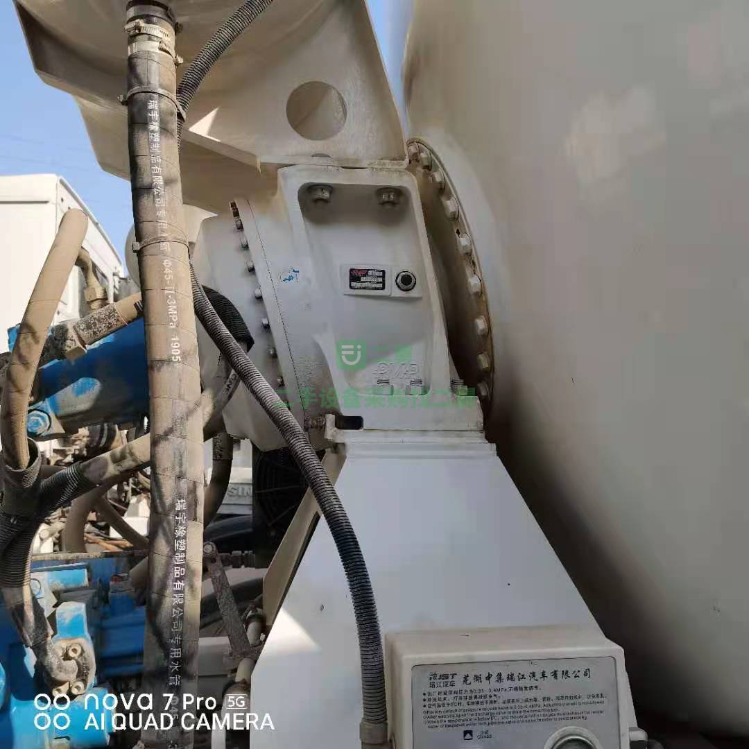 出售一臺(tái)19年底豪沃T5G輕量化大12方攪拌車