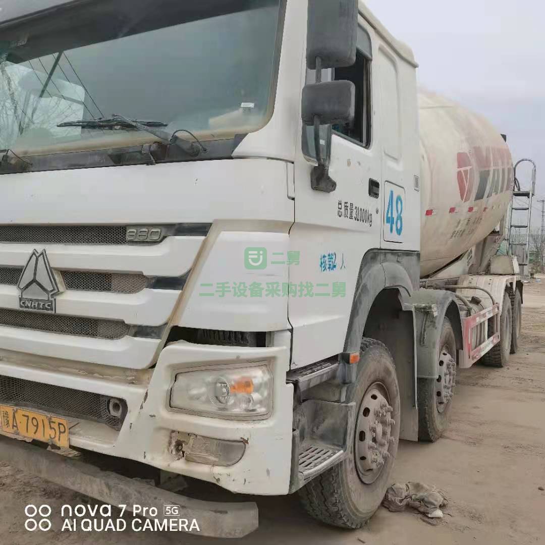 出售一臺17年豪沃大20方亞特上裝攪拌車
