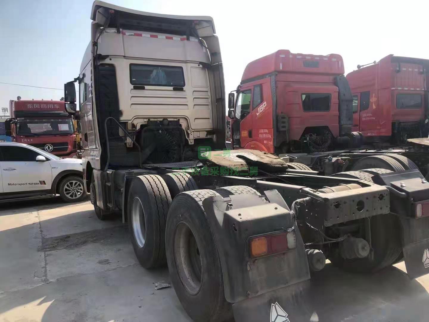 出售一臺17年6月汕德卡C7牽引車，540馬力