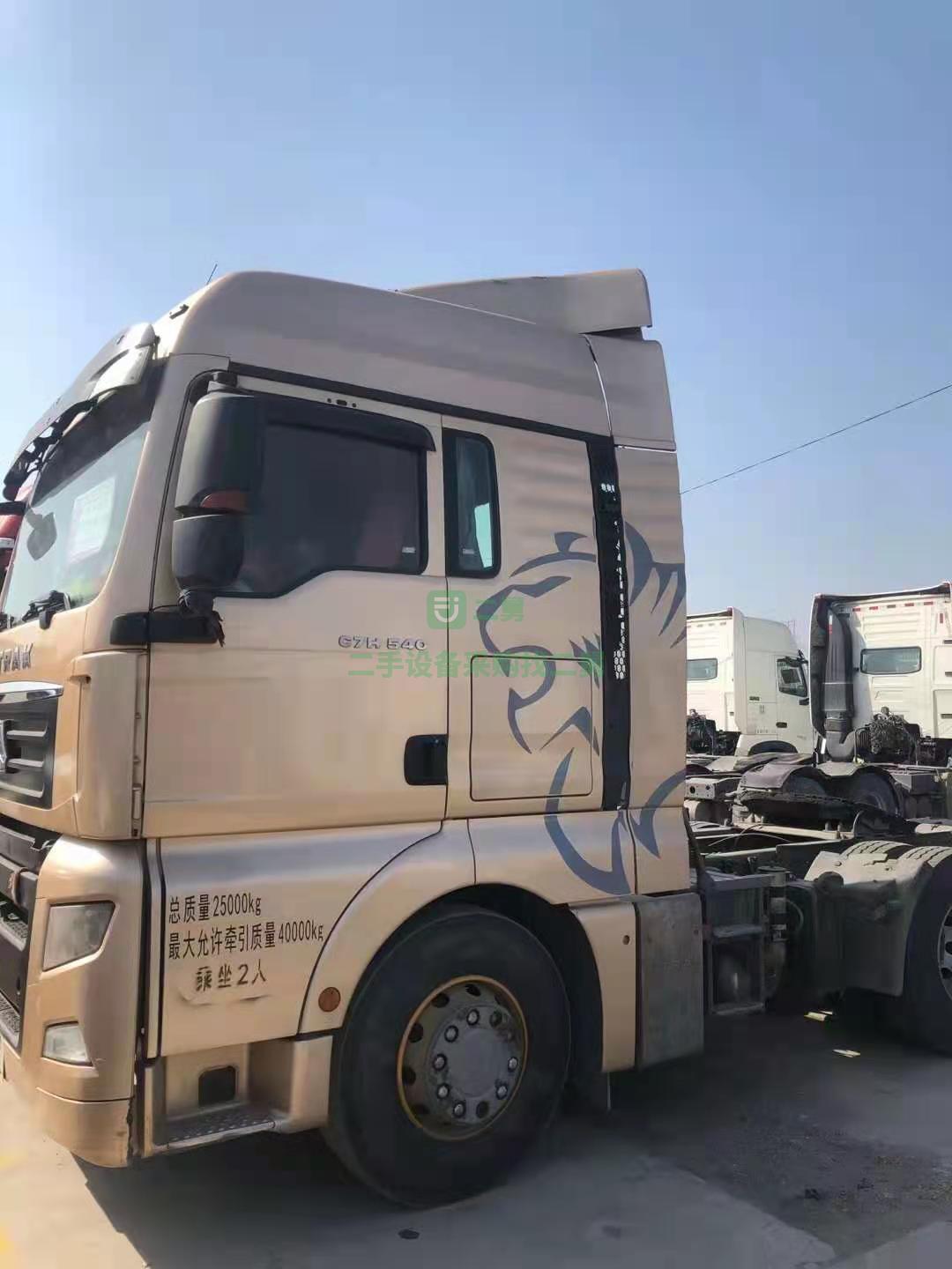 出售一臺17年6月汕德卡C7牽引車，540馬力