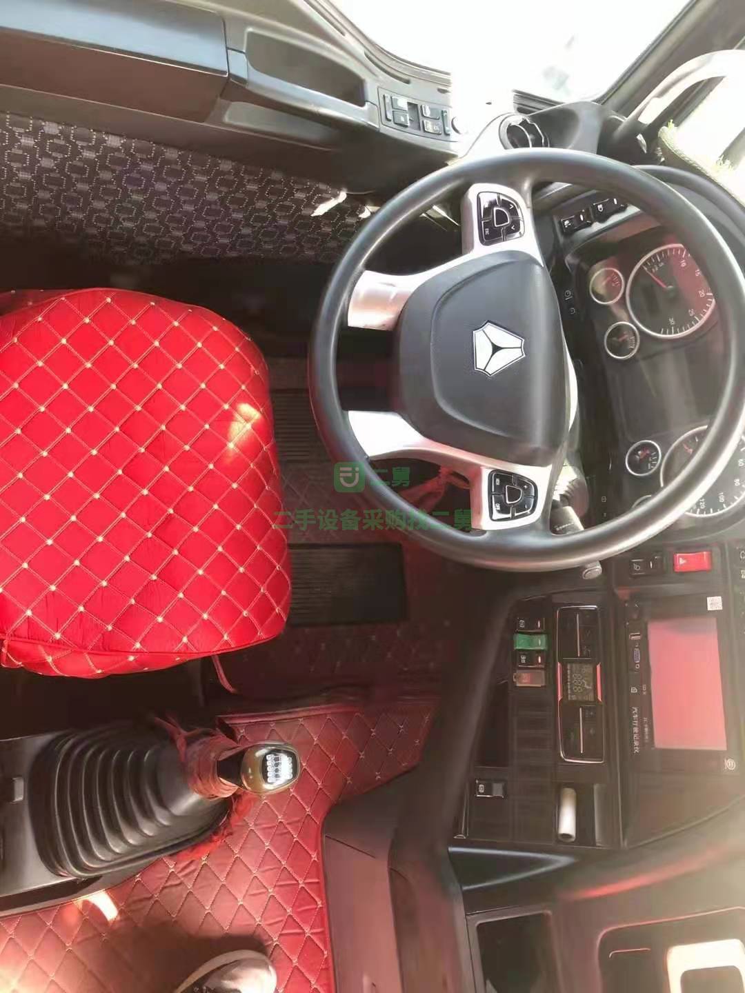 出售一臺17年6月汕德卡C7牽引車，540馬力