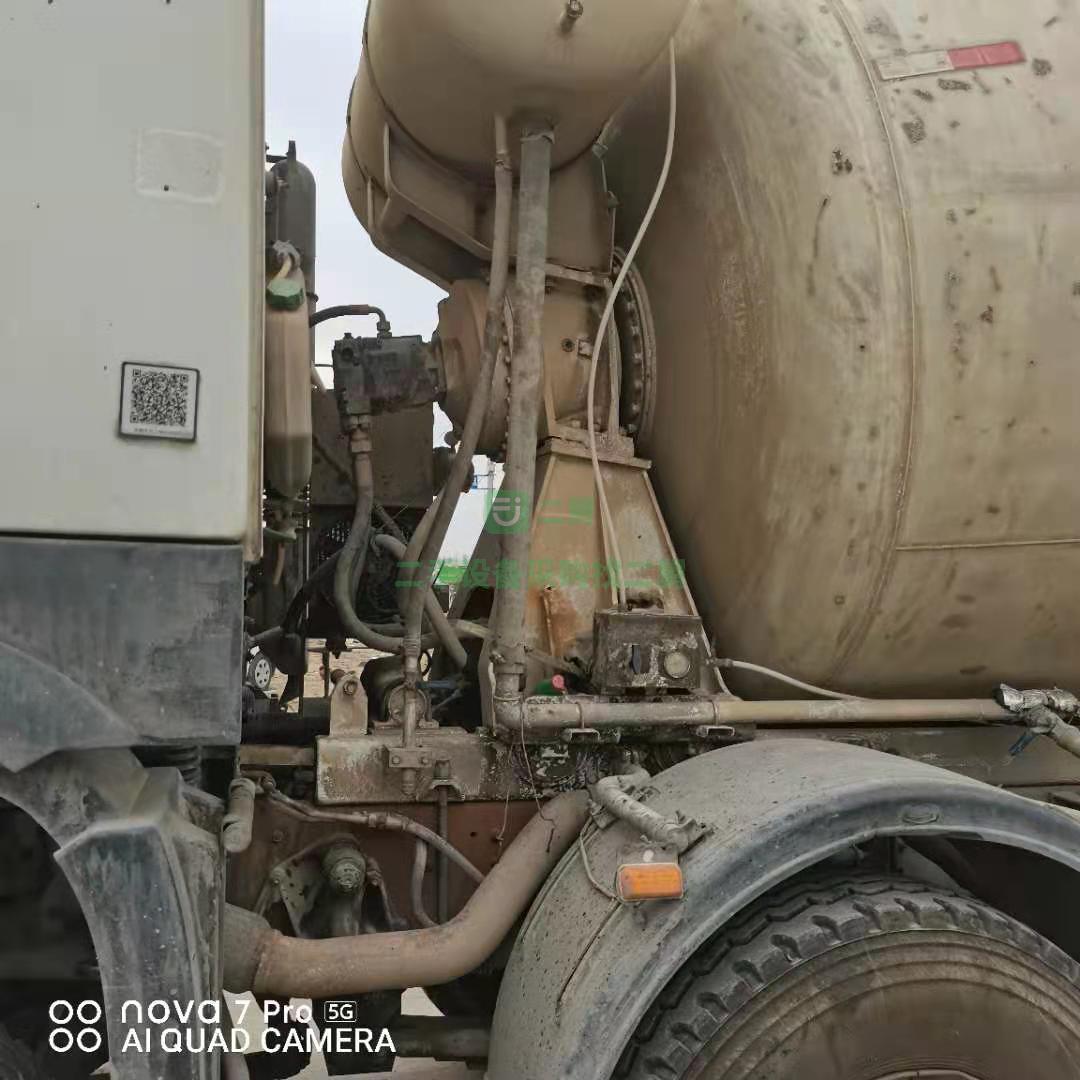出售一臺17年豪沃大20方亞特上裝攪拌車