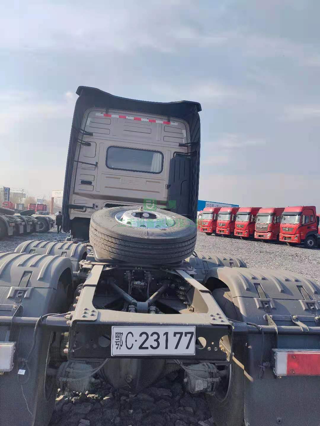 出售東風(fēng)天龍旗艦560馬力牽引車支持零首付