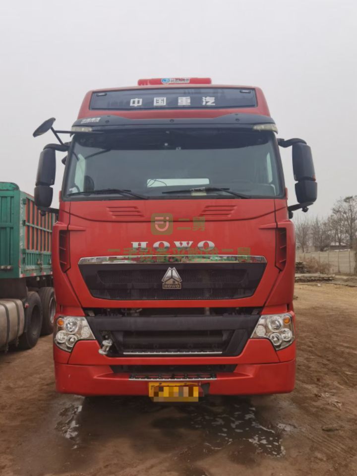 出售牽引車八個月準新車豪沃T7H/440雙曲車頭