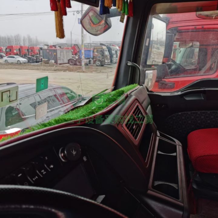 出售17年7月540馬力汕德卡牽引車，德國曼發動機，采爾孚變速箱