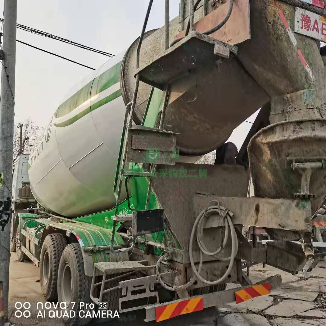 出售一臺16年底豪沃大20方凌宇上裝攪拌車，380馬力