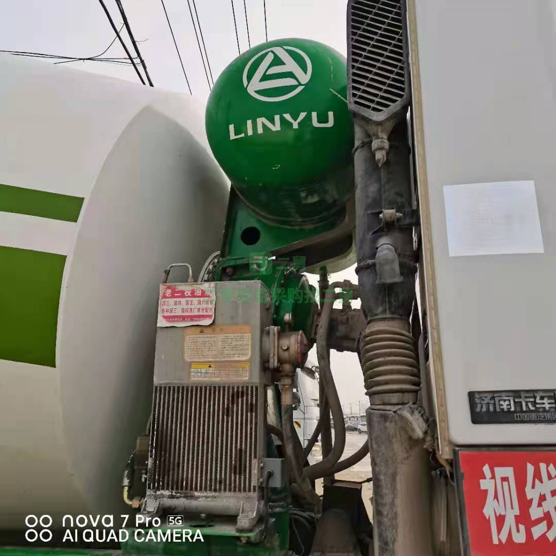 出售一臺16年底豪沃大20方凌宇上裝攪拌車，380馬力