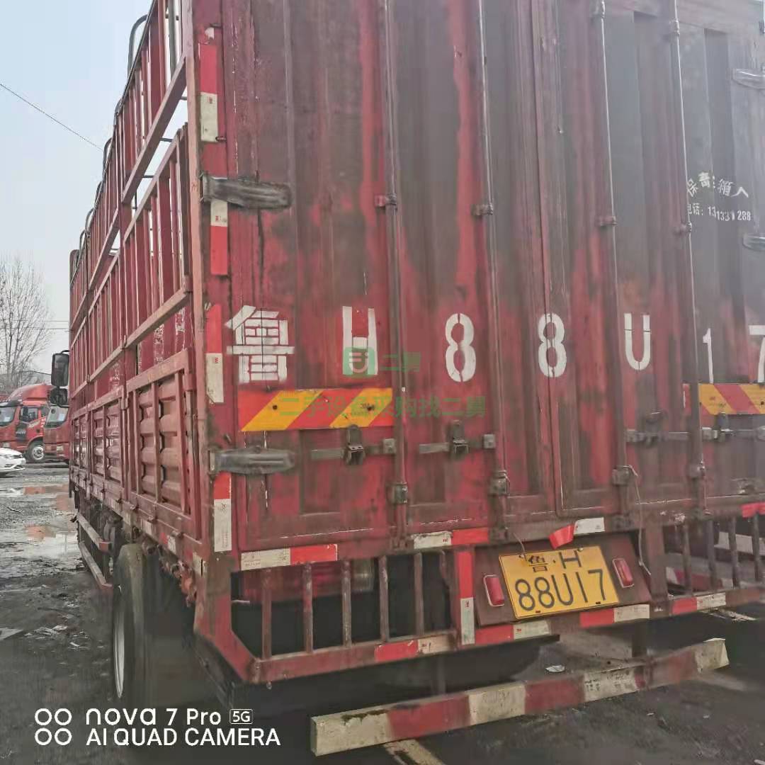 出售一臺18年解放J6國五6.8米貨車，6缸220馬力
