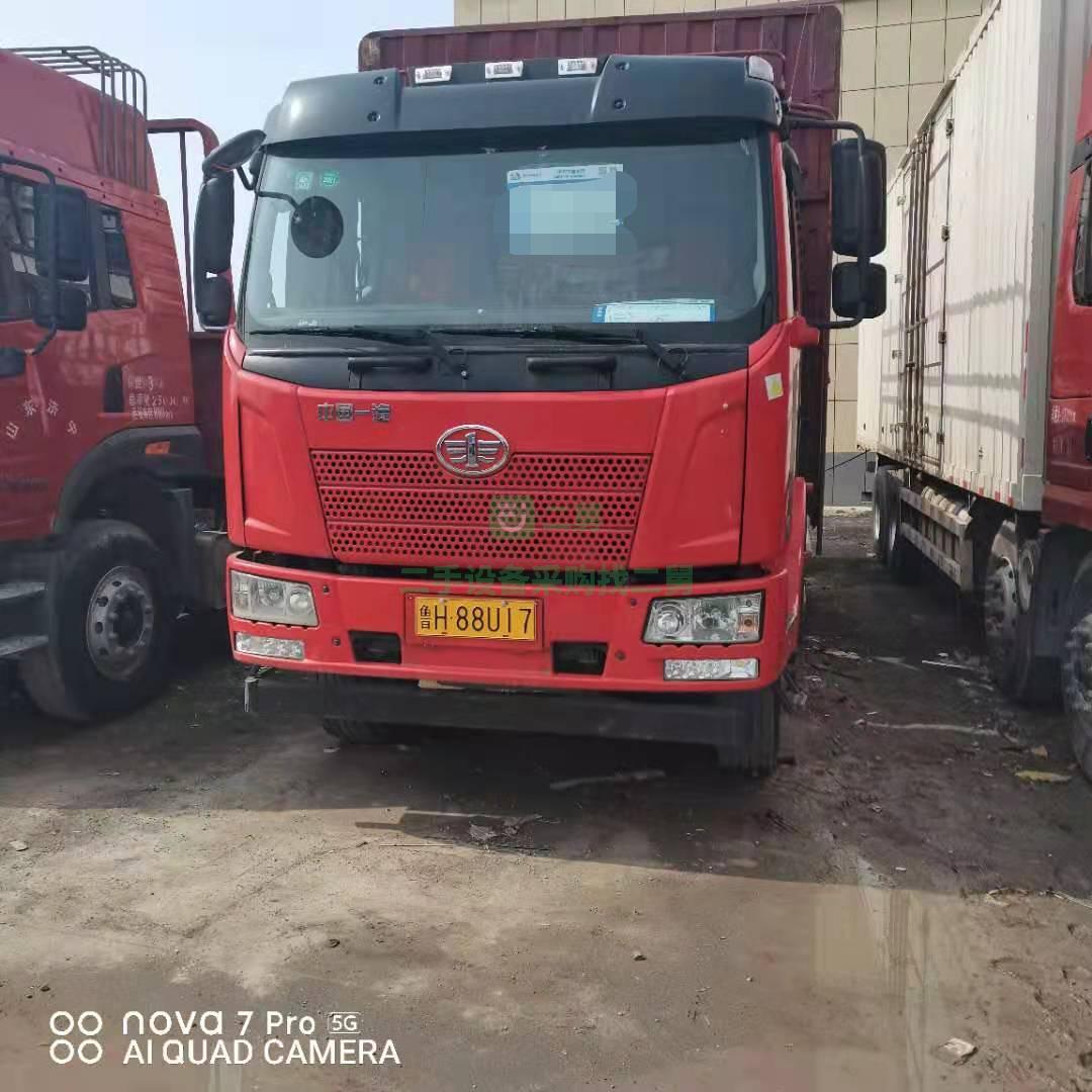 出售一臺18年解放J6國五6.8米貨車，6缸220馬力