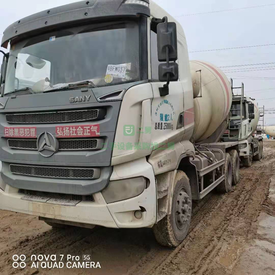 出售一臺17年國五三一攪拌車，10方，336馬力