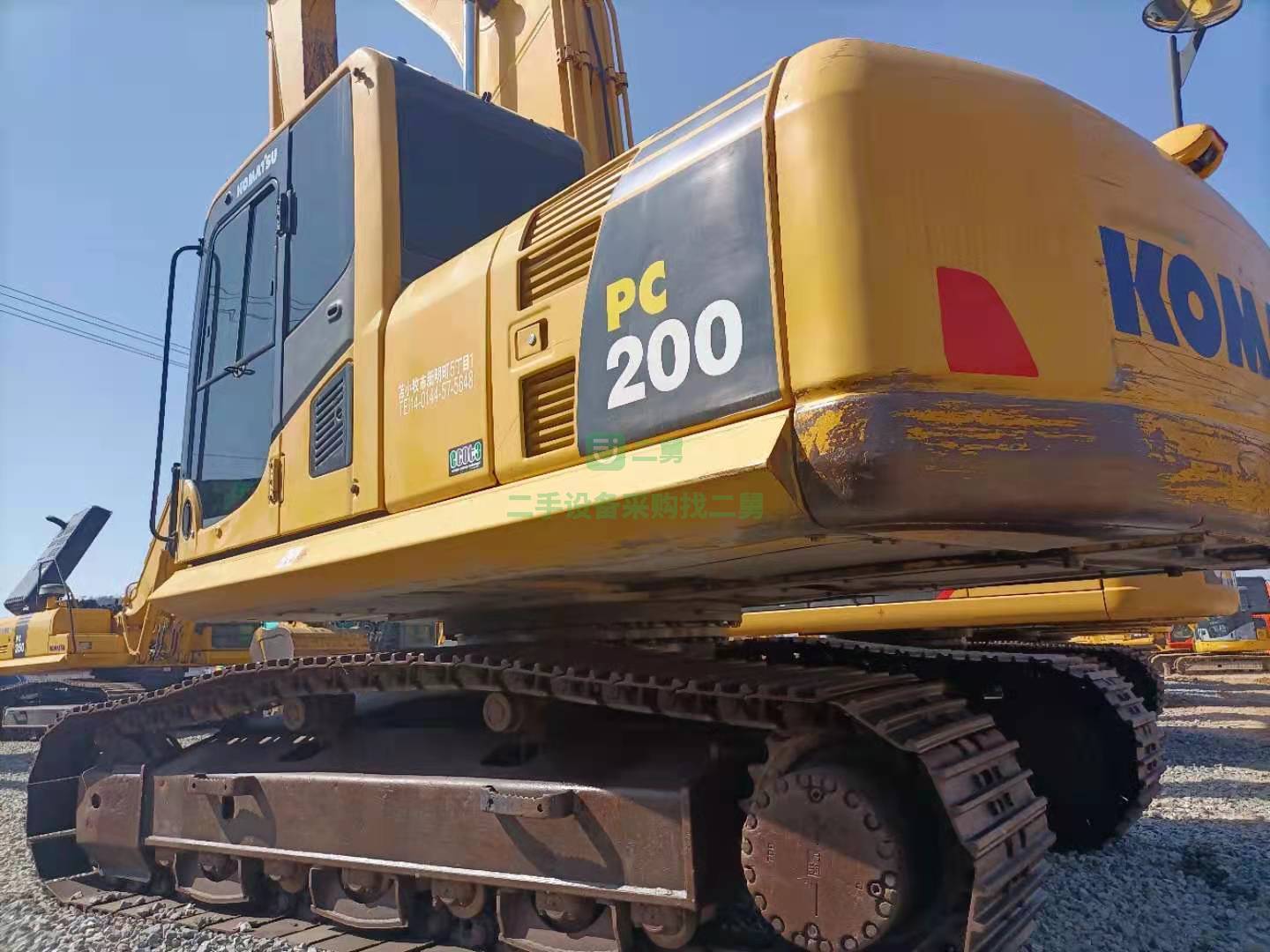 出售一臺小松200—8N1挖掘機，工作時間3000多小時