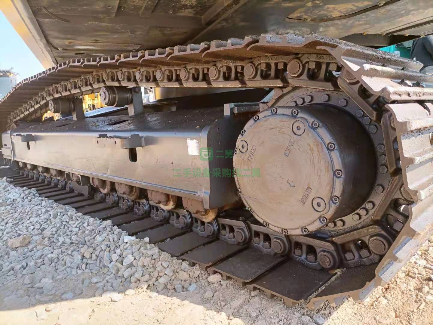 出售一臺是神鋼260進口報關車挖掘機