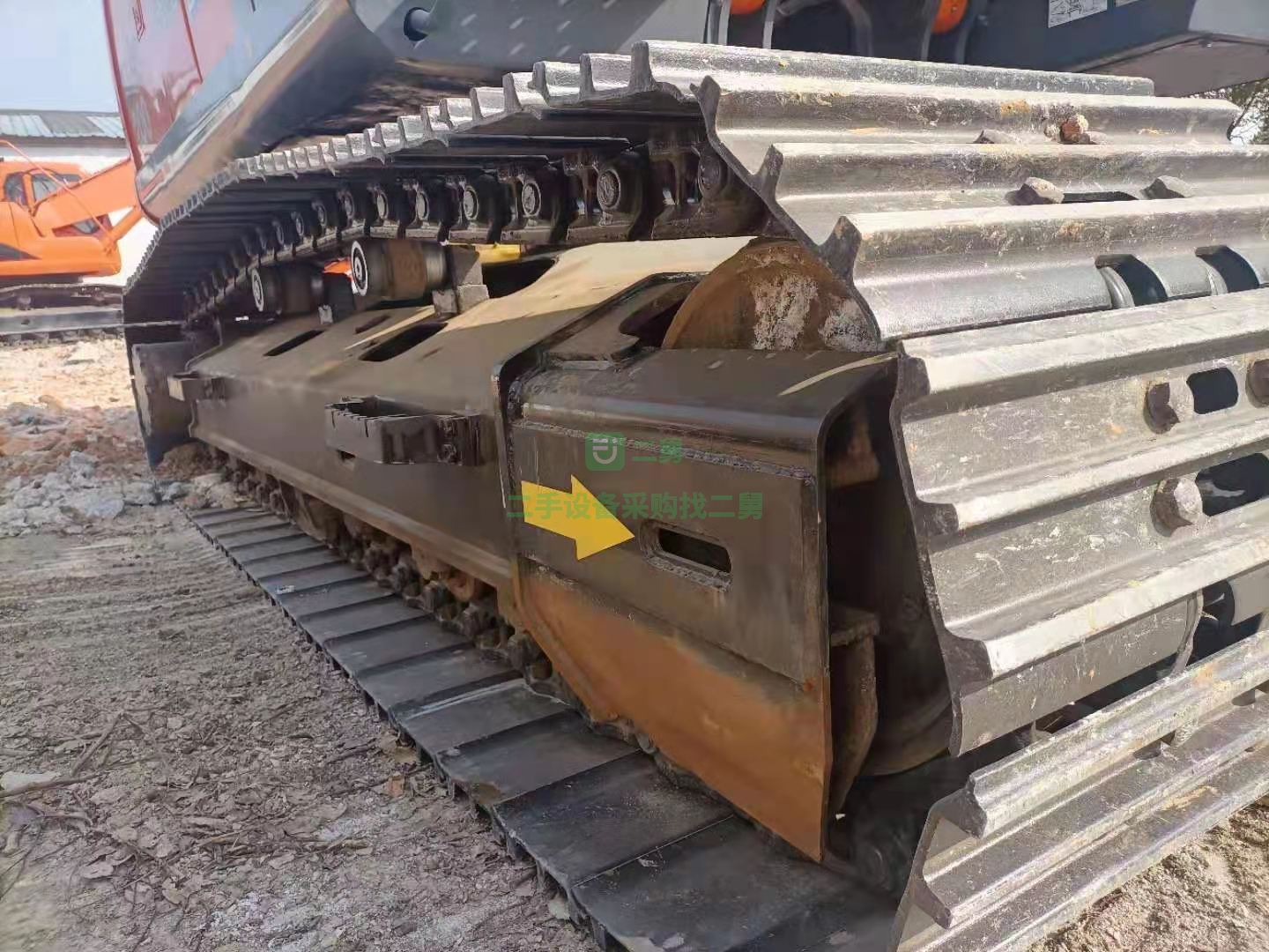 出售一臺是日立200—3挖掘機，整車原版漂亮