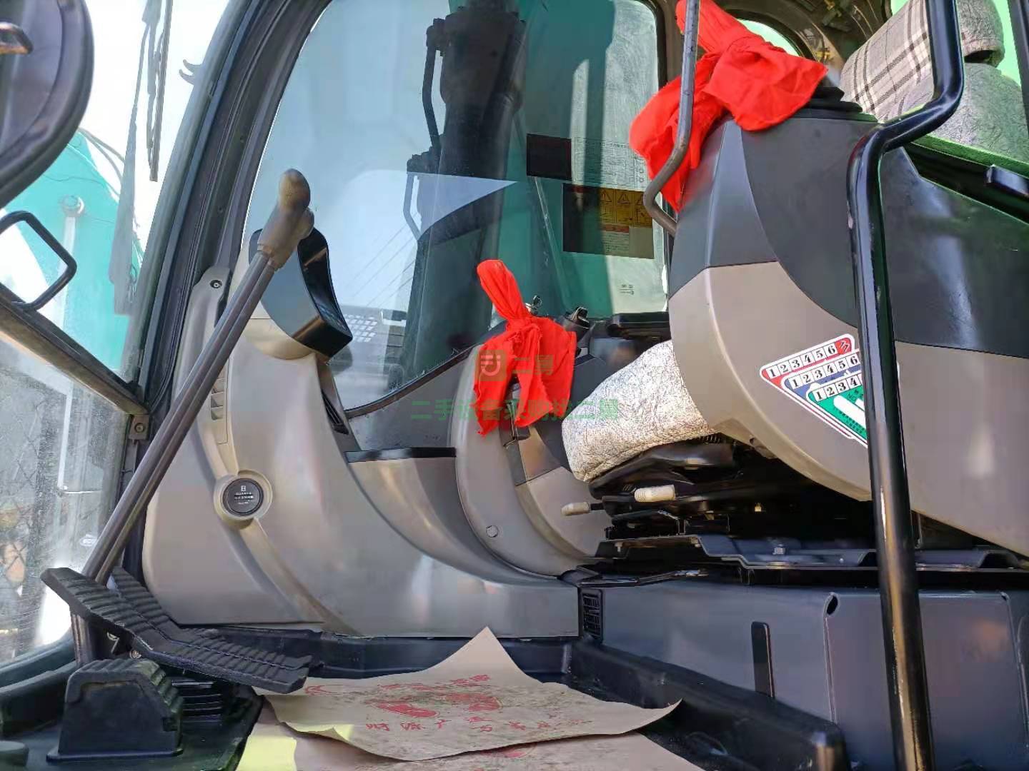 出售一臺是神鋼260進口報關車挖掘機