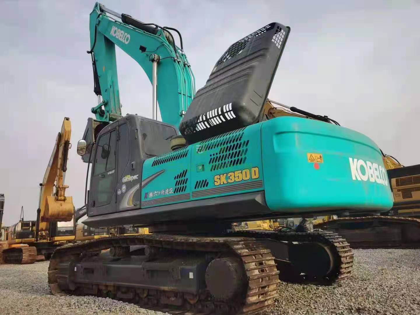 出售一臺是二手神鋼350挖掘機 報關(guān)進口車