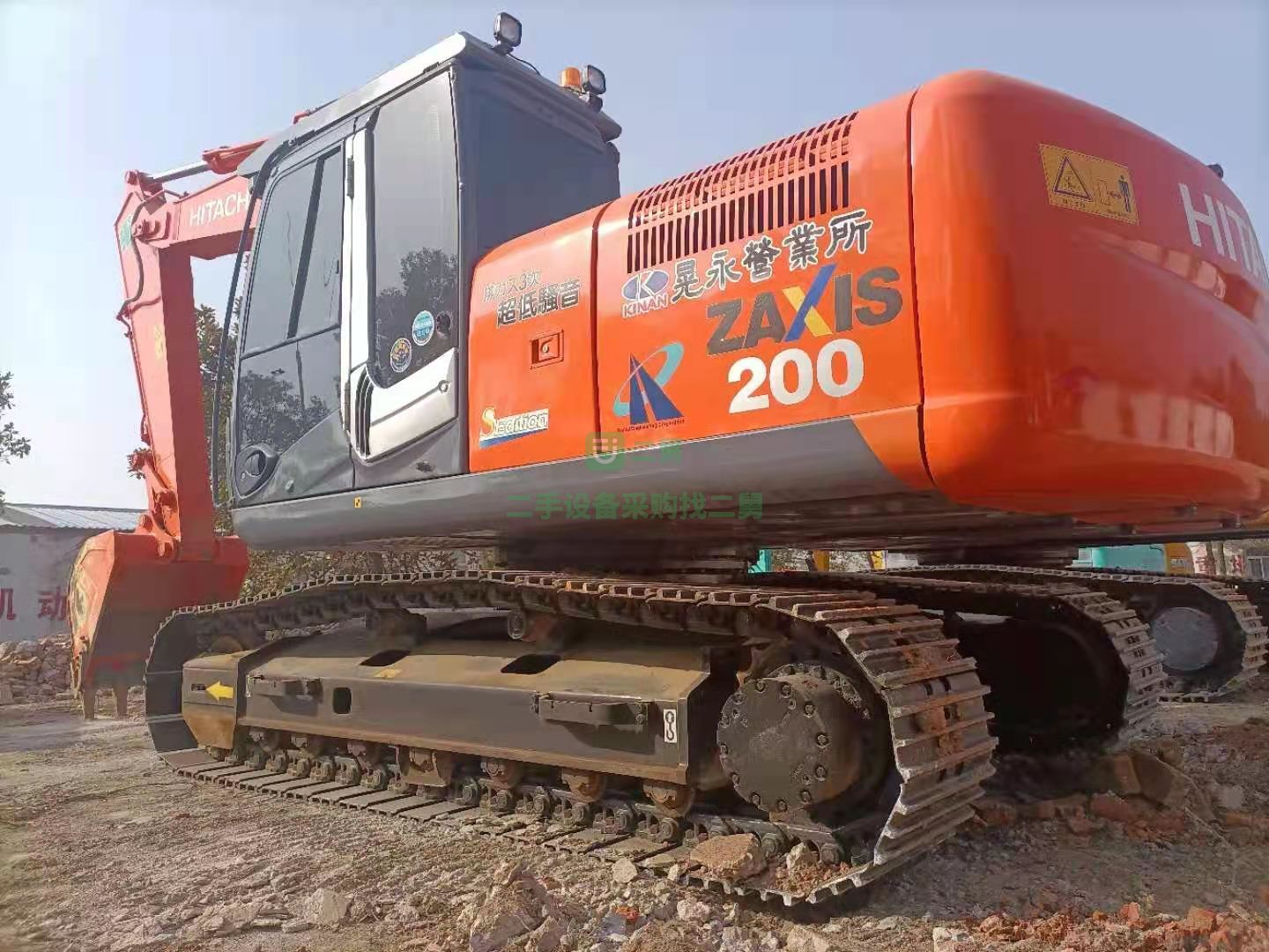 出售一臺是日立200—3挖掘機，整車原版漂亮